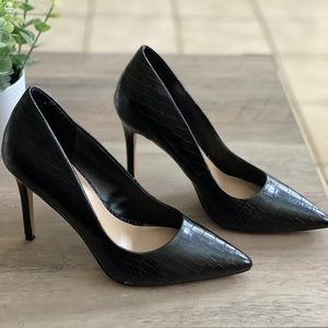 Black crocodile pump (worn once)
